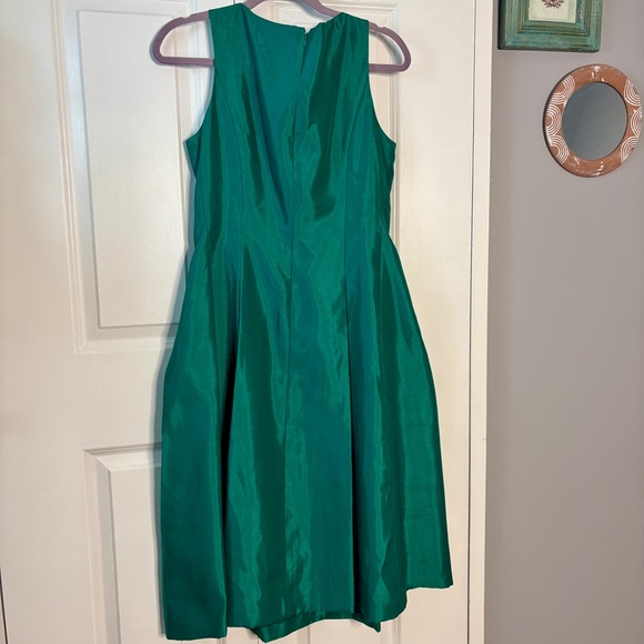Tahari Dress with Pockets Emerald Green size 8 - Picture 4 of 11